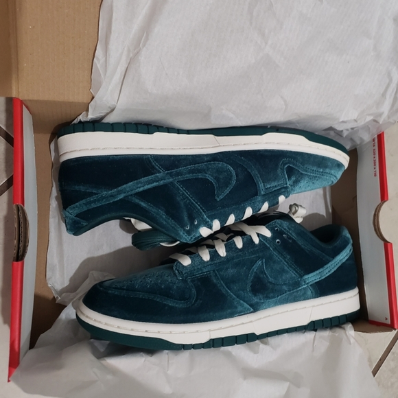 Nike Dunk Low SV "Dark Atomic Teal" Women's Shoe 9.5 - Picture 3 of 5